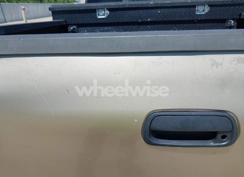 Photo 6 of 2004 Toyota Tundra SR5 V8 (VIN 5TBET34124S437317)