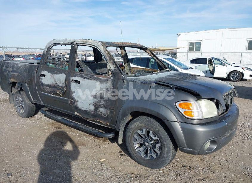 2004 Toyota Tundra SR5 V8 (VIN 5TBET34124S452965) main photo