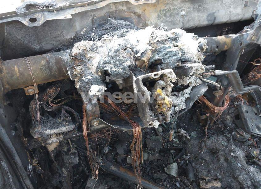 Photo 7 of 2004 Toyota Tundra SR5 V8 (VIN 5TBET34124S452965)