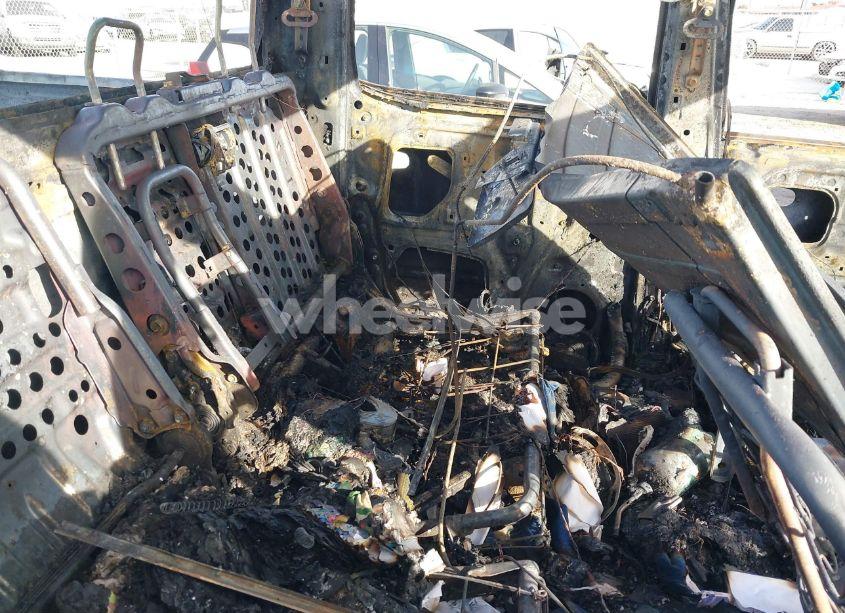 Photo 8 of 2004 Toyota Tundra SR5 V8 (VIN 5TBET34124S452965)