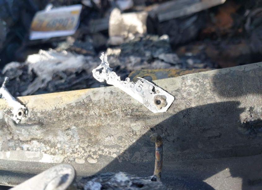 Photo 9 of 2004 Toyota Tundra SR5 V8 (VIN 5TBET34124S452965)