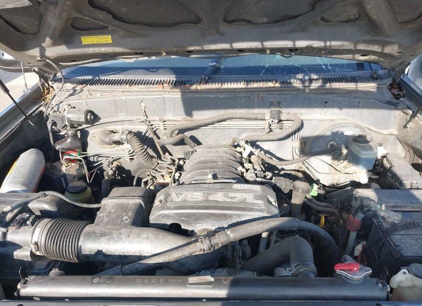 Photo 10 of 2005 Toyota Tundra SR5 V8 (VIN 5TBET34125S480427)