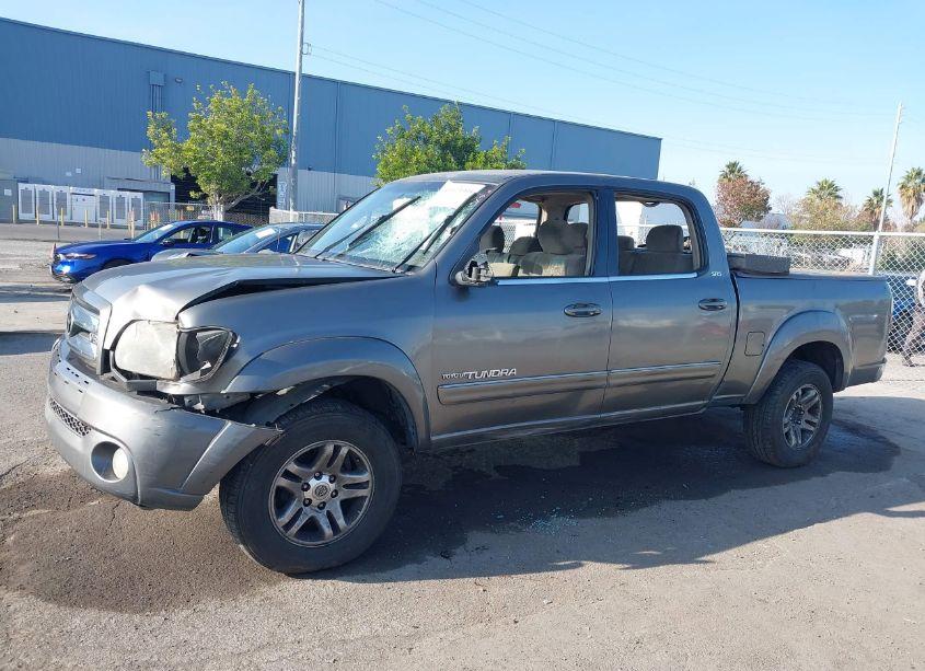 Photo 14 of 2005 Toyota Tundra SR5 V8 (VIN 5TBET34125S480427)