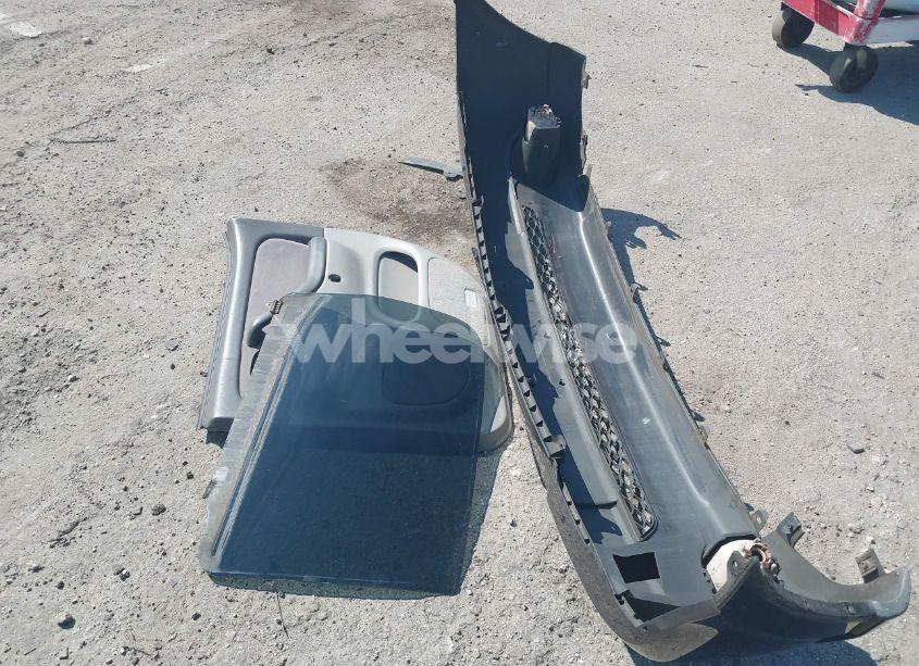 Photo 12 of 2004 Toyota Tundra SR5 V8 (VIN 5TBET34134S437729)