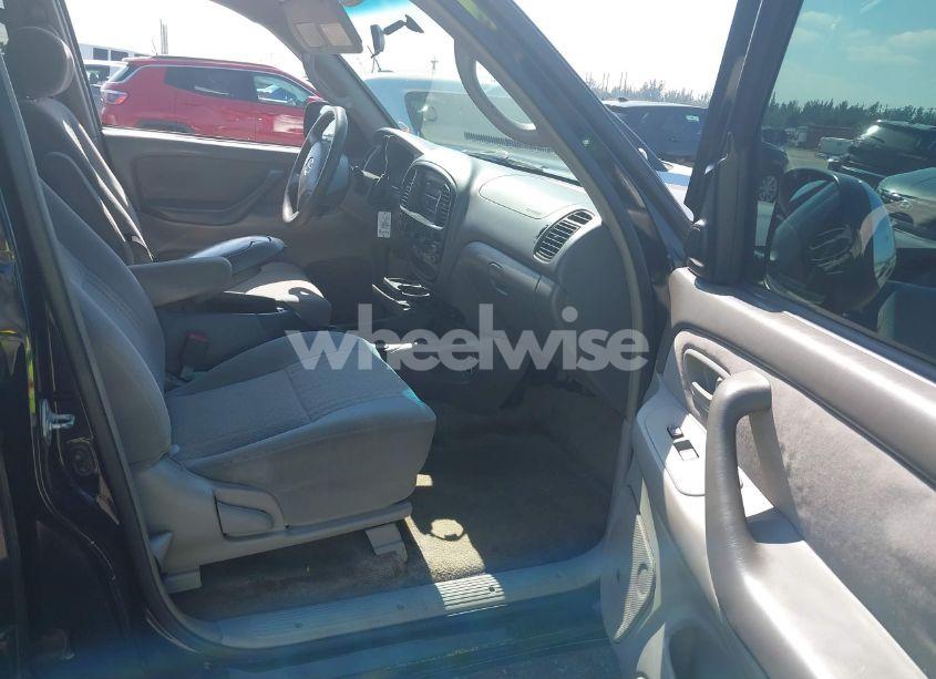 Photo 5 of 2004 Toyota Tundra SR5 V8 (VIN 5TBET34134S437729)