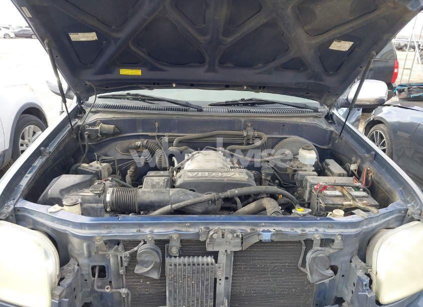 Photo 10 of 2004 Toyota Tundra SR5 V8 (VIN 5TBET34134S440324)