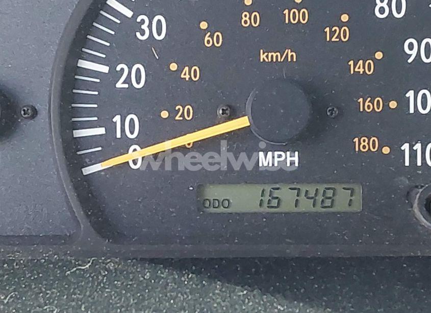 Photo 15 of 2004 Toyota Tundra SR5 V8 (VIN 5TBET34134S440324)