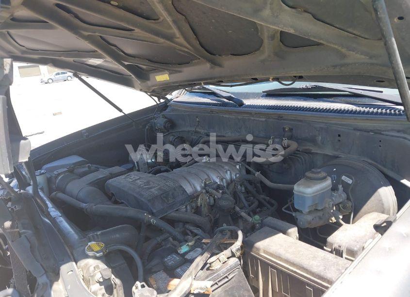 Photo 10 of 2004 Toyota Tundra SR5 V8 (VIN 5TBET34134S461691)