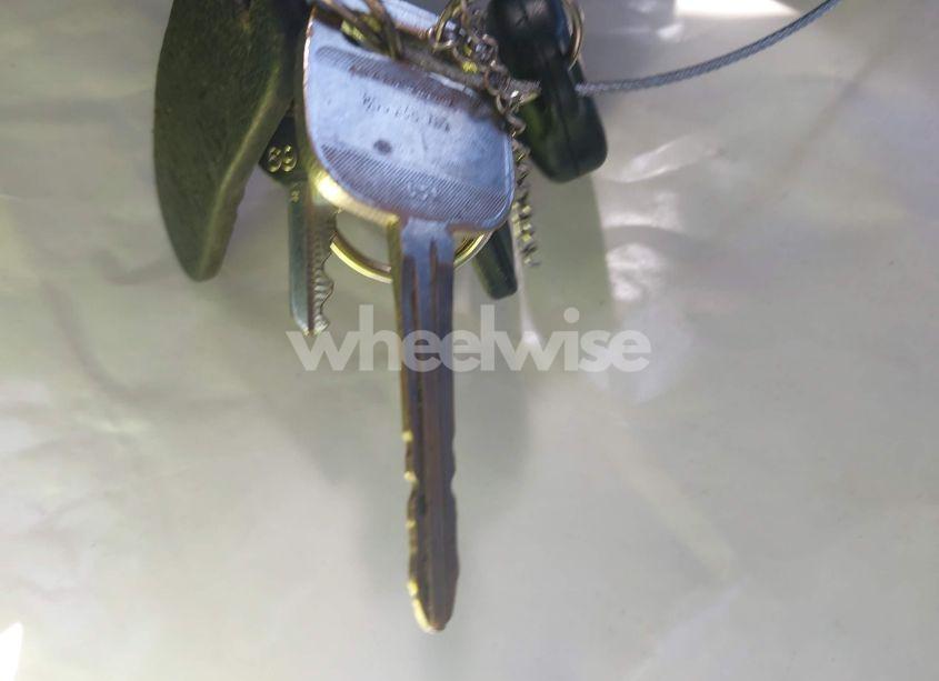 Photo 11 of 2004 Toyota Tundra SR5 V8 (VIN 5TBET34134S461691)