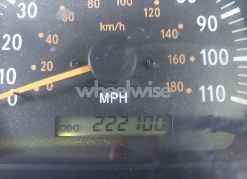 Photo 15 of 2004 Toyota Tundra SR5 V8 (VIN 5TBET34134S461691)