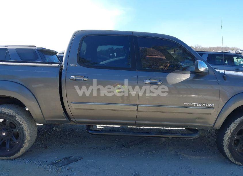 Photo 13 of 2005 Toyota Tundra SR5 V8 (VIN 5TBET34135S495552)