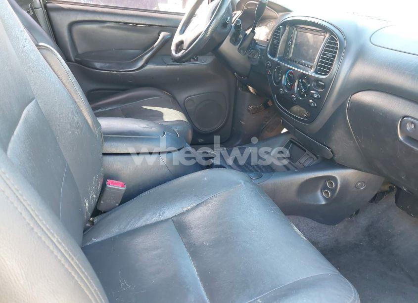 Photo 5 of 2005 Toyota Tundra SR5 V8 (VIN 5TBET34135S495552)