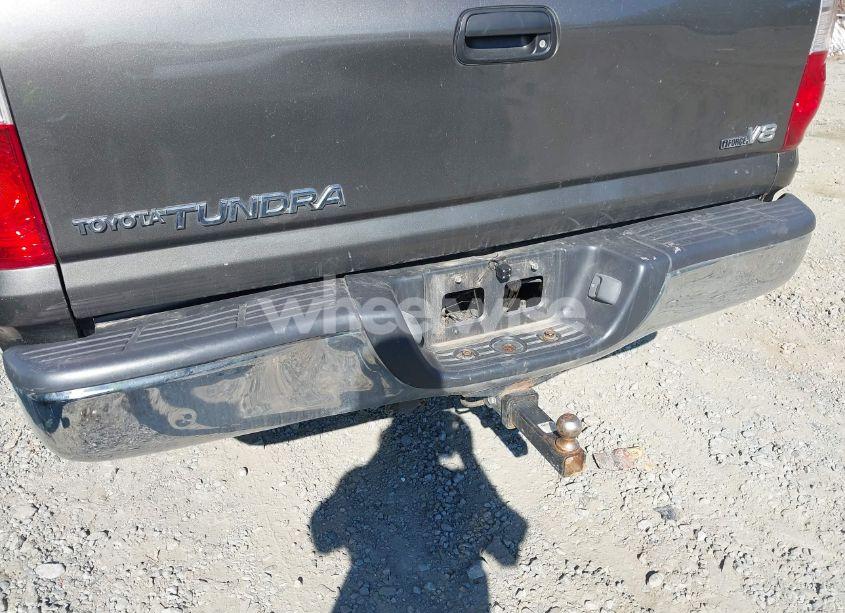 Photo 6 of 2005 Toyota Tundra SR5 V8 (VIN 5TBET34135S495552)