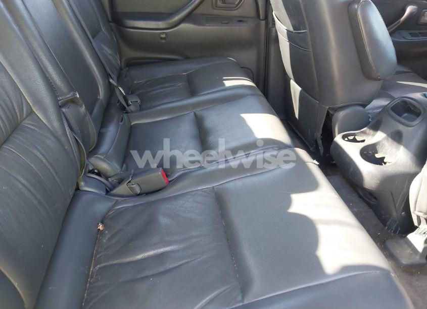Photo 8 of 2005 Toyota Tundra SR5 V8 (VIN 5TBET34135S495552)