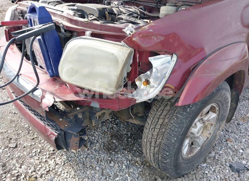 Photo 6 of 2005 Toyota Tundra SR5 V8 (VIN 5TBET34145S484432)