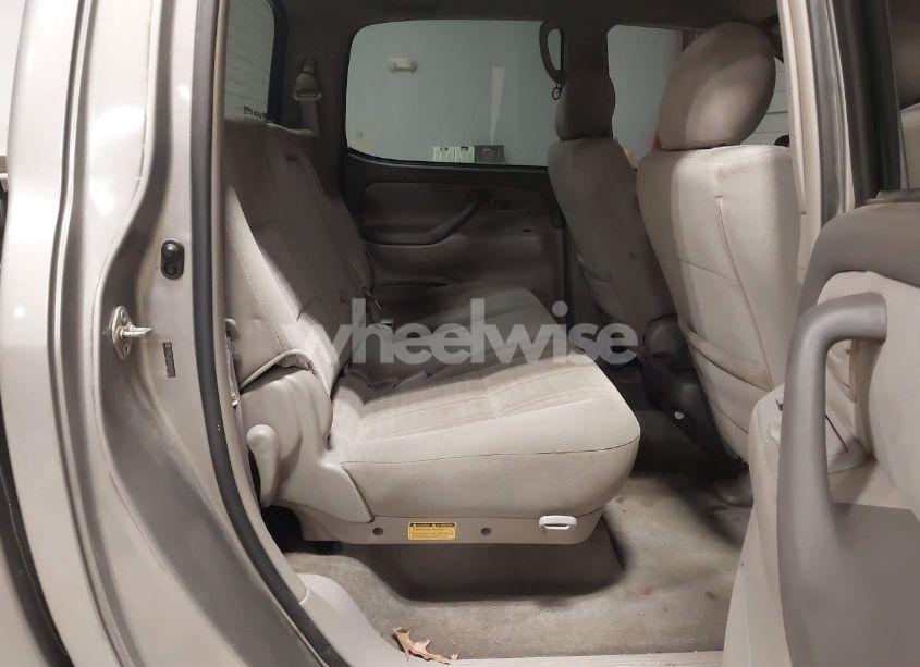 Photo 8 of 2005 Toyota Tundra SR5 V8 (VIN 5TBET34155S483922)