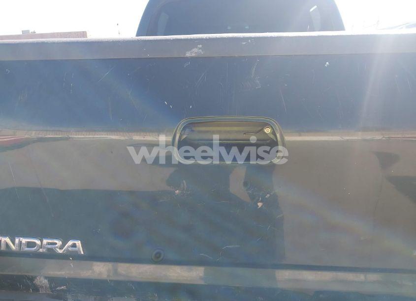 Photo 17 of 2005 Toyota Tundra SR5 V8 (VIN 5TBET34155S488943)