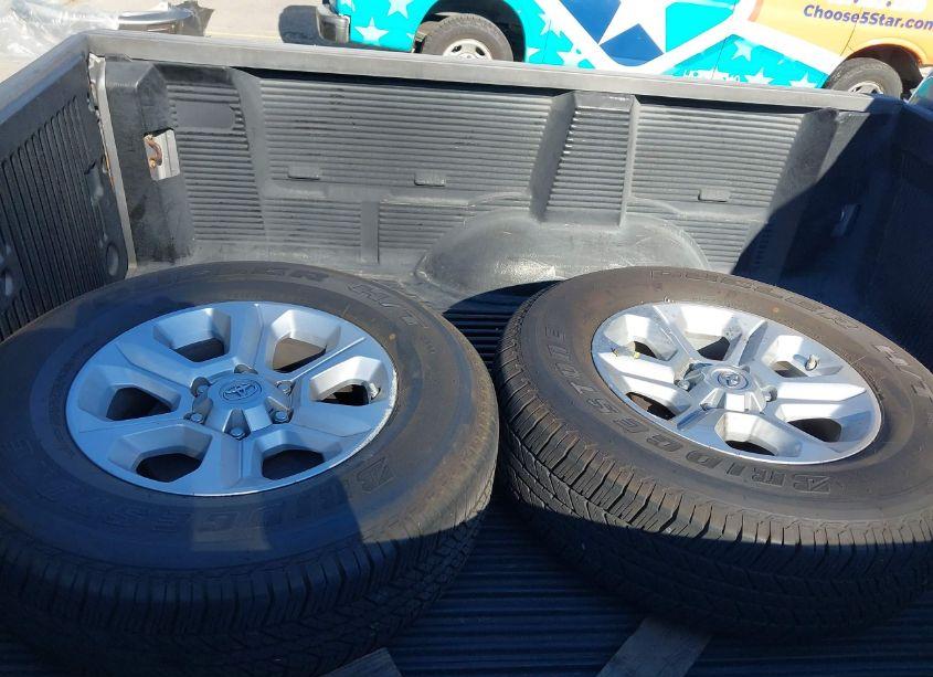 Photo 11 of 2006 Toyota Tundra SR5 V8 (VIN 5TBET34156S512546)