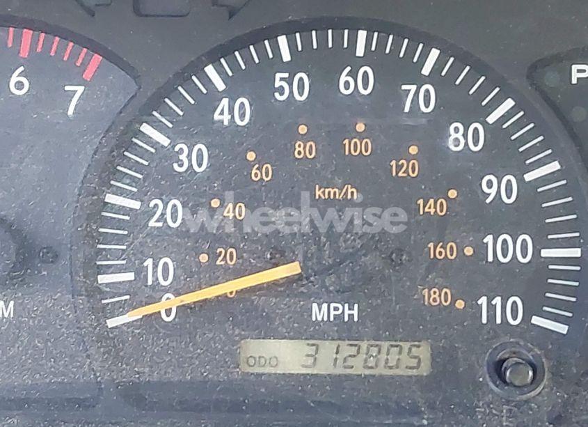 Photo 7 of 2004 Toyota Tundra SR5 V8 (VIN 5TBET34164S456470)