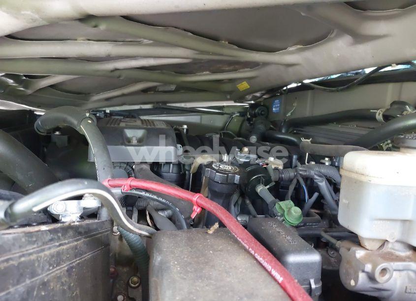 Photo 10 of 2005 Toyota Tundra SR5 V8 (VIN 5TBET34165S477093)