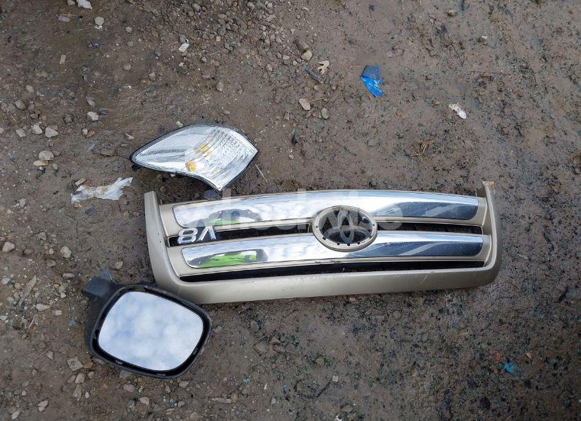 Photo 12 of 2005 Toyota Tundra SR5 V8 (VIN 5TBET34165S477093)