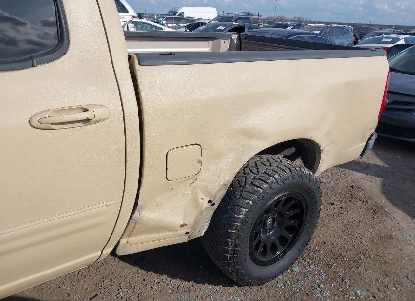 Photo 6 of 2006 Toyota Tundra SR5 V8 (VIN 5TBET34166S558015)