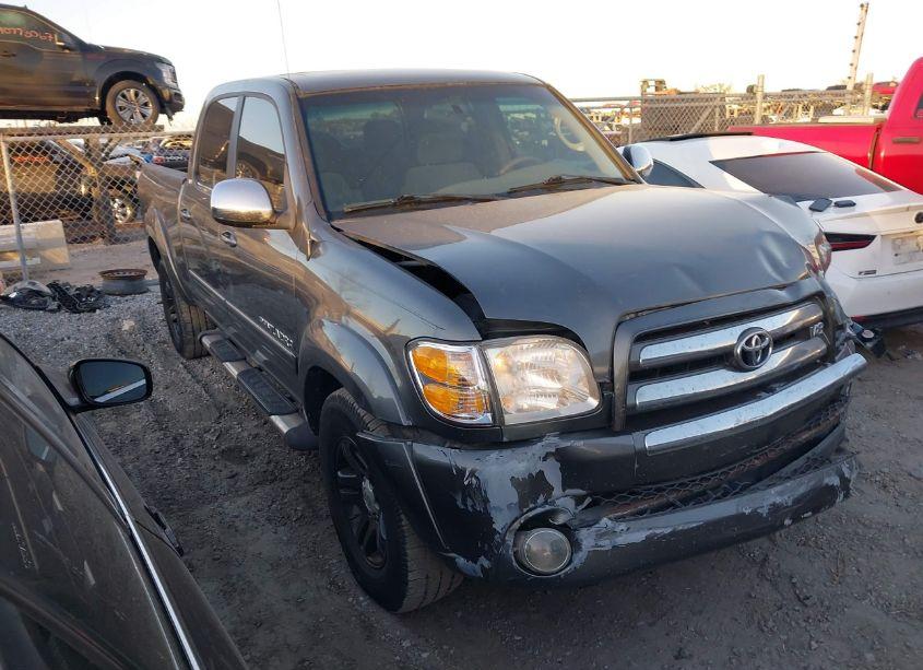 2004 Toyota Tundra SR5 V8 (VIN 5TBET34174S456140) main photo