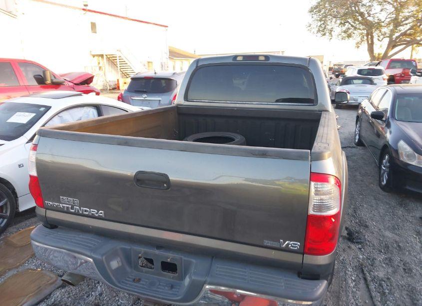 Photo 16 of 2004 Toyota Tundra SR5 V8 (VIN 5TBET34174S456140)