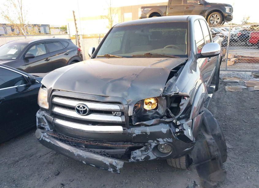 Photo 6 of 2004 Toyota Tundra SR5 V8 (VIN 5TBET34174S456140)