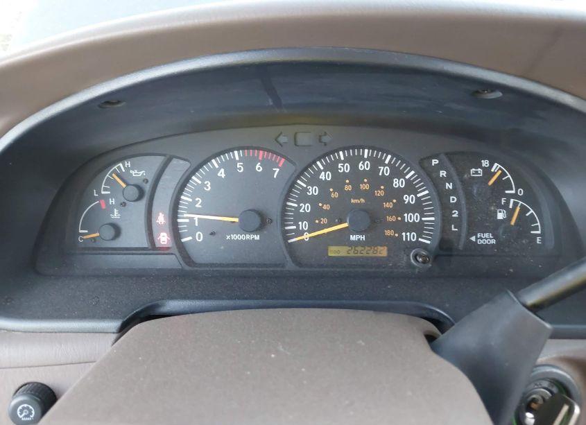 Photo 7 of 2004 Toyota Tundra SR5 V8 (VIN 5TBET34174S456140)