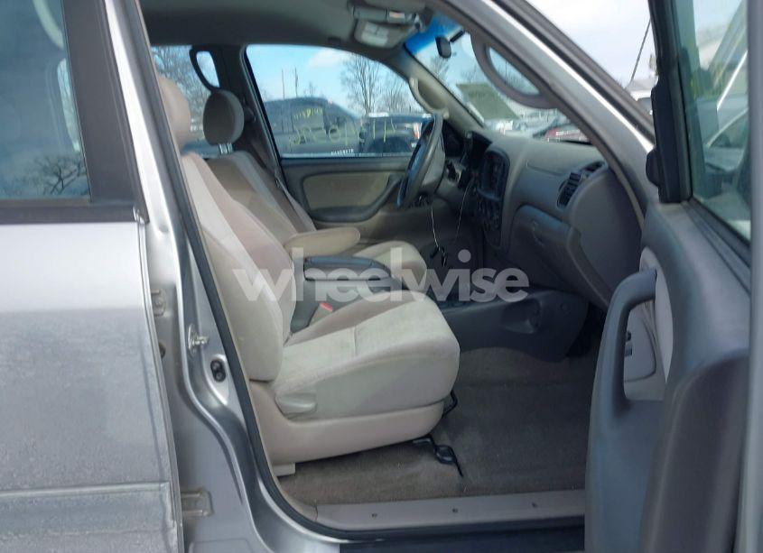 Photo 5 of 2006 Toyota Tundra SR5 V8 (VIN 5TBET34176S552773)