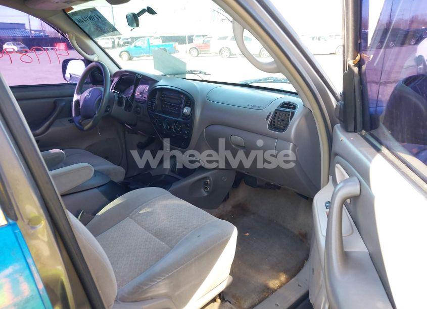 Photo 5 of 2004 Toyota Tundra SR5 V8 (VIN 5TBET34184S444112)