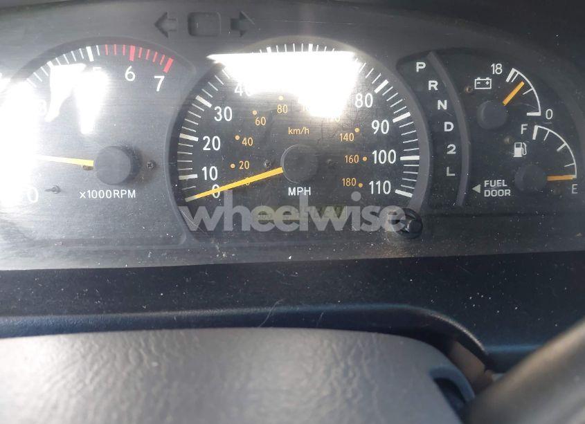 Photo 7 of 2004 Toyota Tundra SR5 V8 (VIN 5TBET34184S444112)