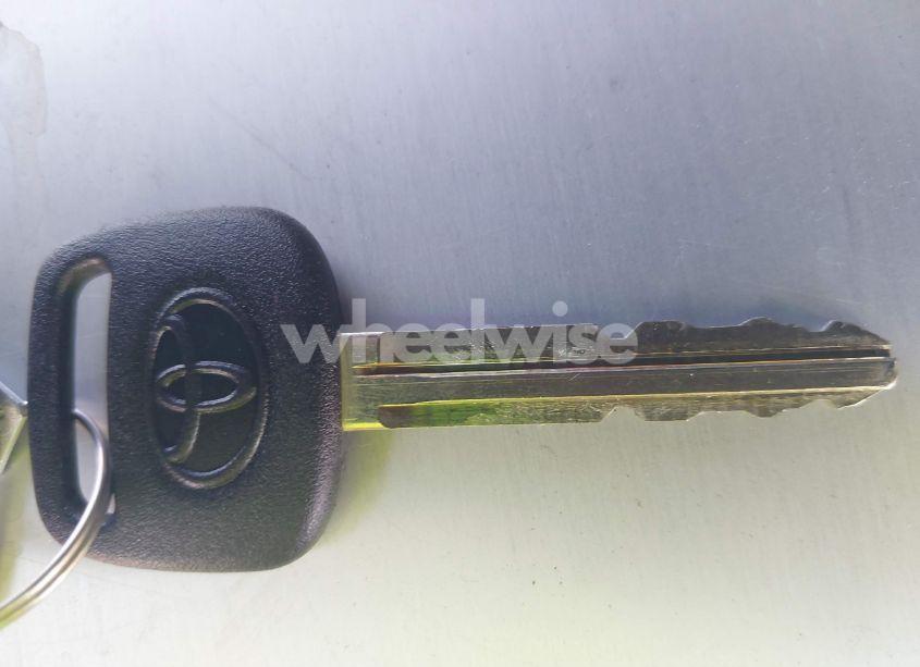 Photo 11 of 2004 Toyota Tundra SR5 V8 (VIN 5TBET34194S448167)