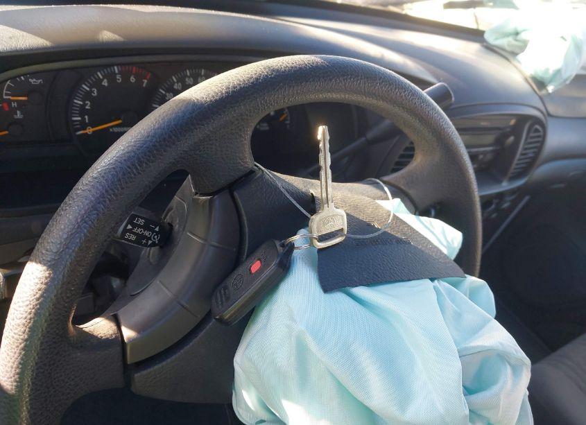 Photo 10 of 2004 Toyota Tundra SR5 V8 (VIN 5TBET34194S456706)