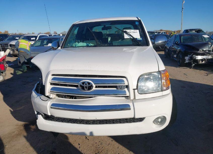 Photo 11 of 2004 Toyota Tundra SR5 V8 (VIN 5TBET34194S456706)