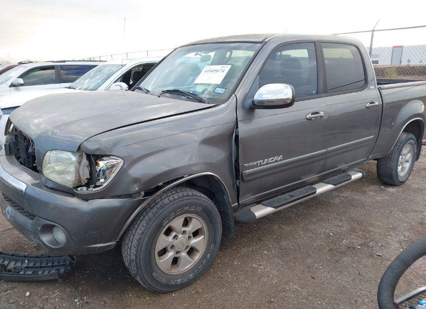 Photo 2 of 2005 Toyota Tundra SR5 V8 (VIN 5TBET34195S481445)