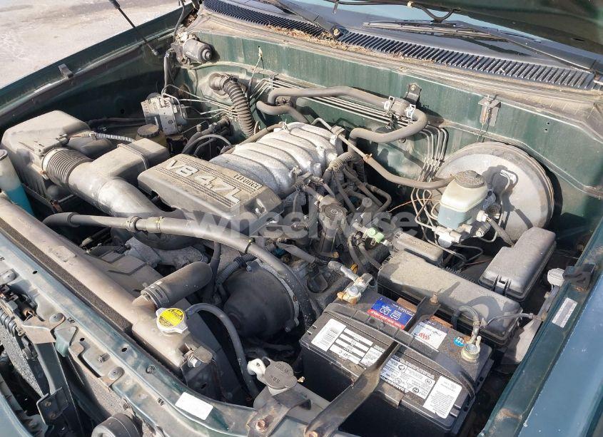 Photo 10 of 2004 Toyota Tundra SR5 V8 (VIN 5TBET341X4S459548)