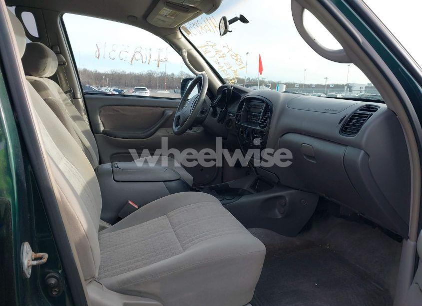 Photo 5 of 2004 Toyota Tundra SR5 V8 (VIN 5TBET341X4S459548)