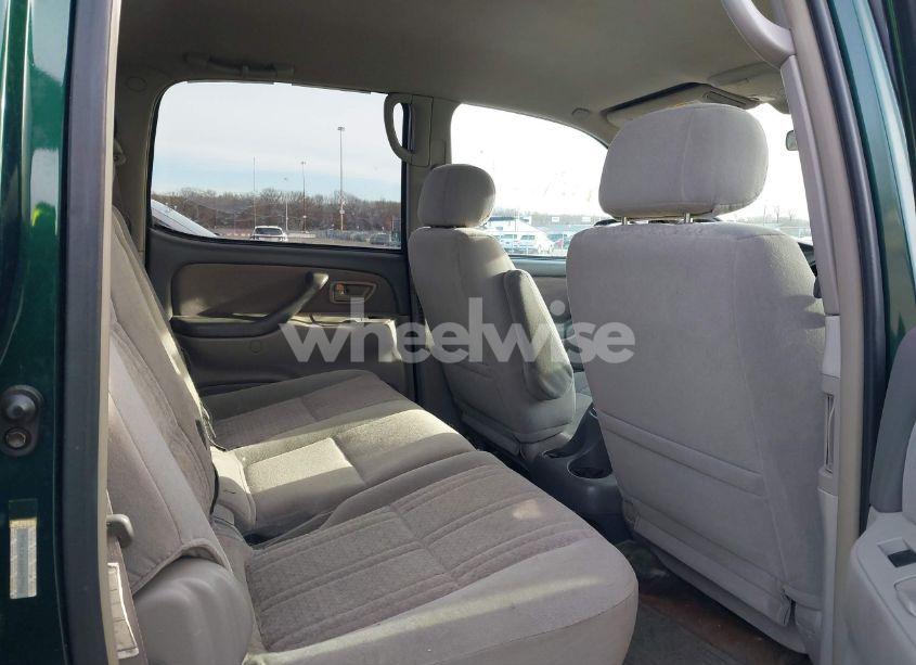 Photo 8 of 2004 Toyota Tundra SR5 V8 (VIN 5TBET341X4S459548)