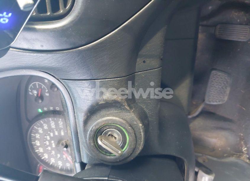 Photo 11 of 2005 Toyota Tundra SR5 V8 (VIN 5TBET341X5S470907)