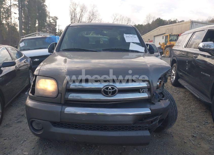Photo 12 of 2005 Toyota Tundra SR5 V8 (VIN 5TBET341X5S470907)