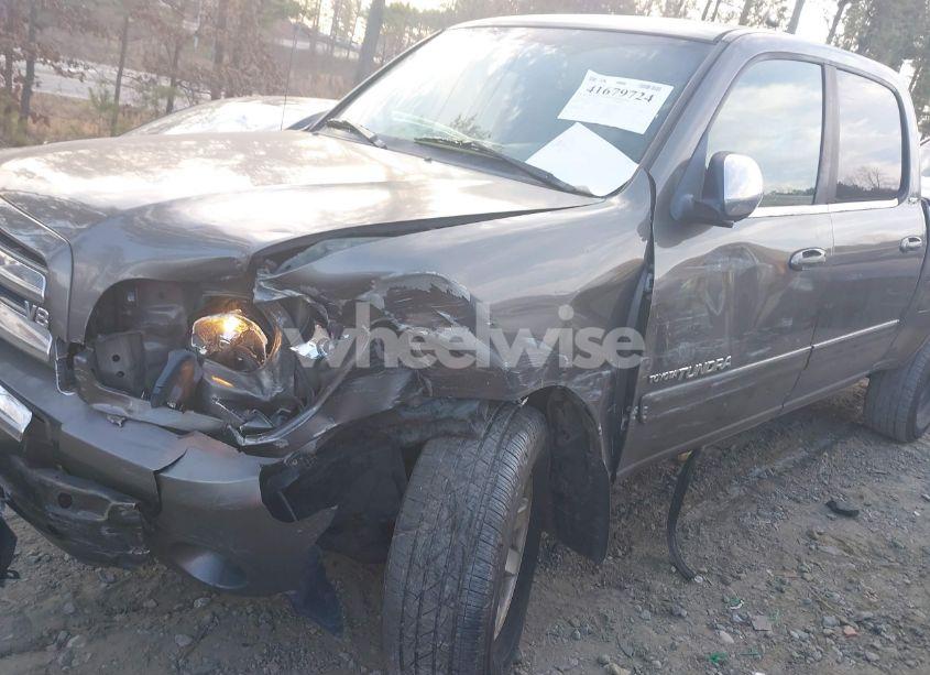 Photo 6 of 2005 Toyota Tundra SR5 V8 (VIN 5TBET341X5S470907)