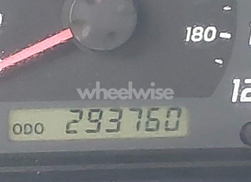 Photo 15 of 2005 Toyota Tundra SR5 V8 (VIN 5TBET341X5S476366)