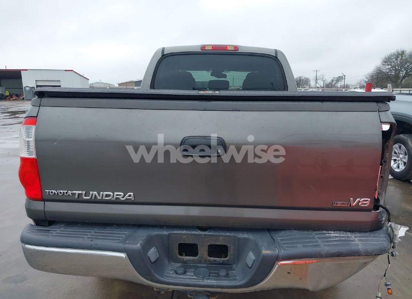 Photo 16 of 2005 Toyota Tundra SR5 V8 (VIN 5TBET341X5S476366)