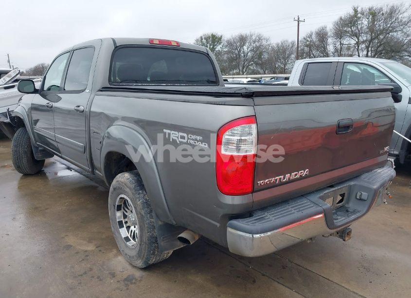 Photo 3 of 2005 Toyota Tundra SR5 V8 (VIN 5TBET341X5S476366)