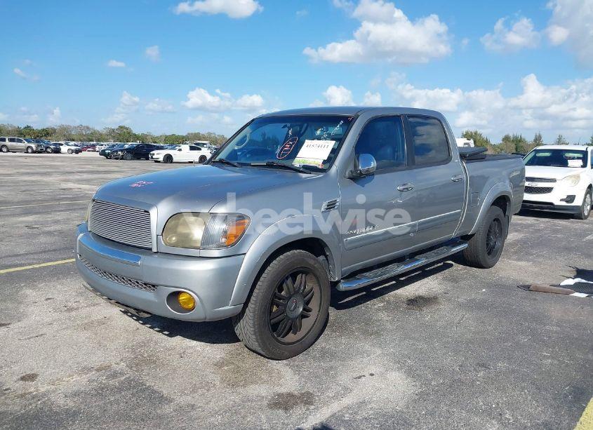 Photo 2 of 2005 Toyota Tundra SR5 V8 (VIN 5TBET341X5S490302)