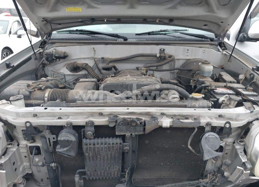 Photo 10 of 2006 Toyota Tundra SR5 V8 (VIN 5TBET341X6S532467)