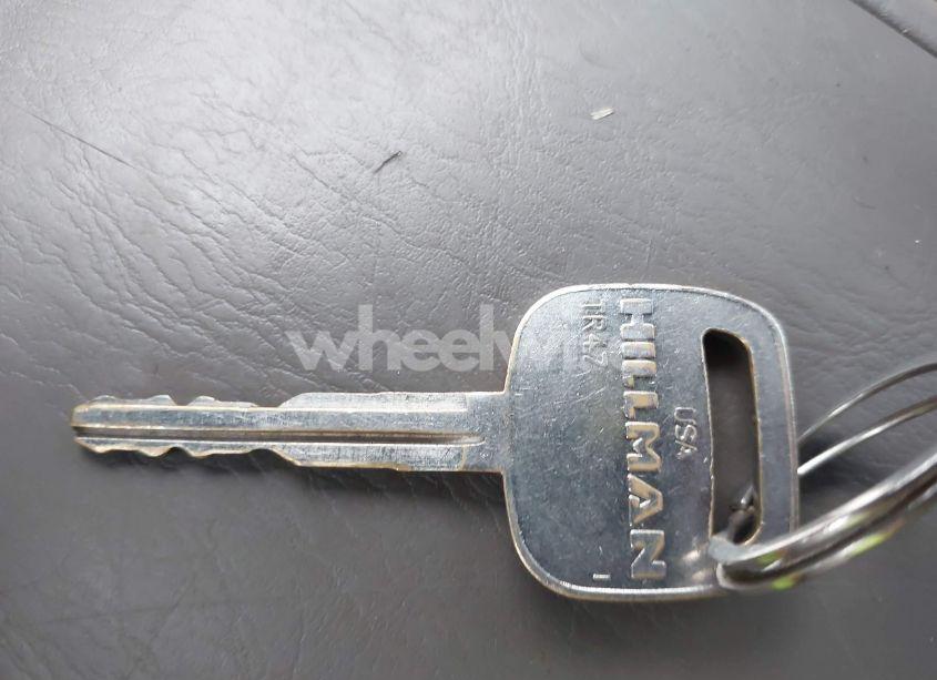 Photo 10 of 2005 Toyota Tundra LIMITED V8 (VIN 5TBET38135S481757)