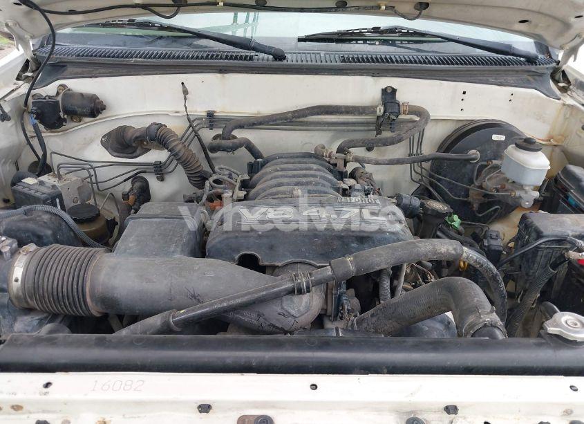 Photo 9 of 2005 Toyota Tundra LIMITED V8 (VIN 5TBET38135S481757)